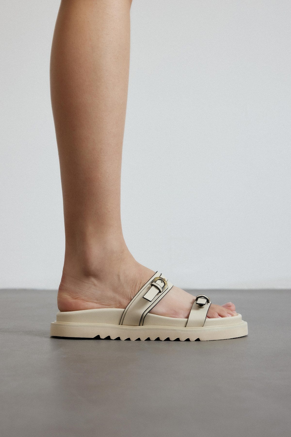 Twin Bej Cilt İnce Çift Bantlı Kadın Terlik