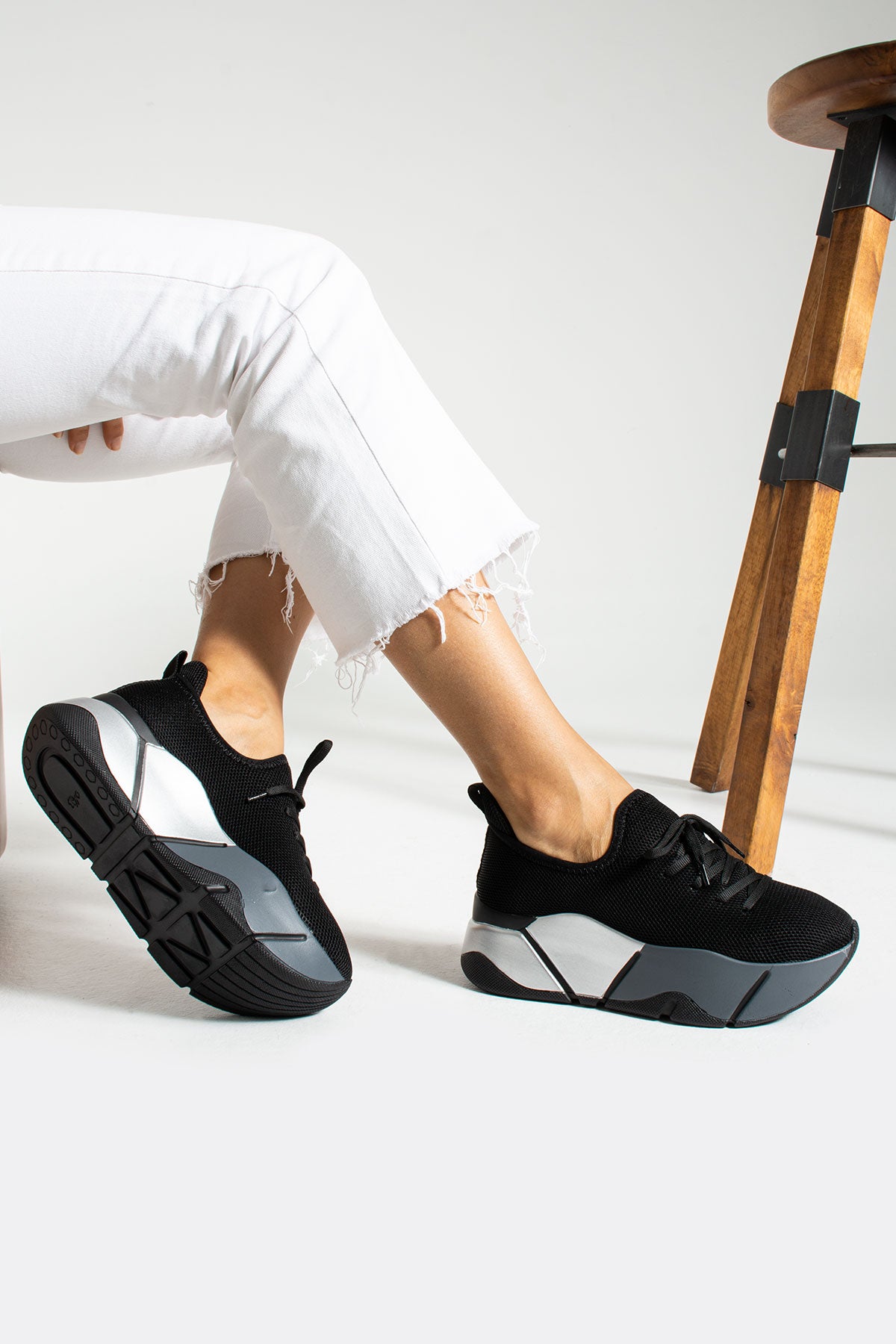 İrene Yüksek Taban Siyah-Gri Streç File Kadın Spor Ayakkabı