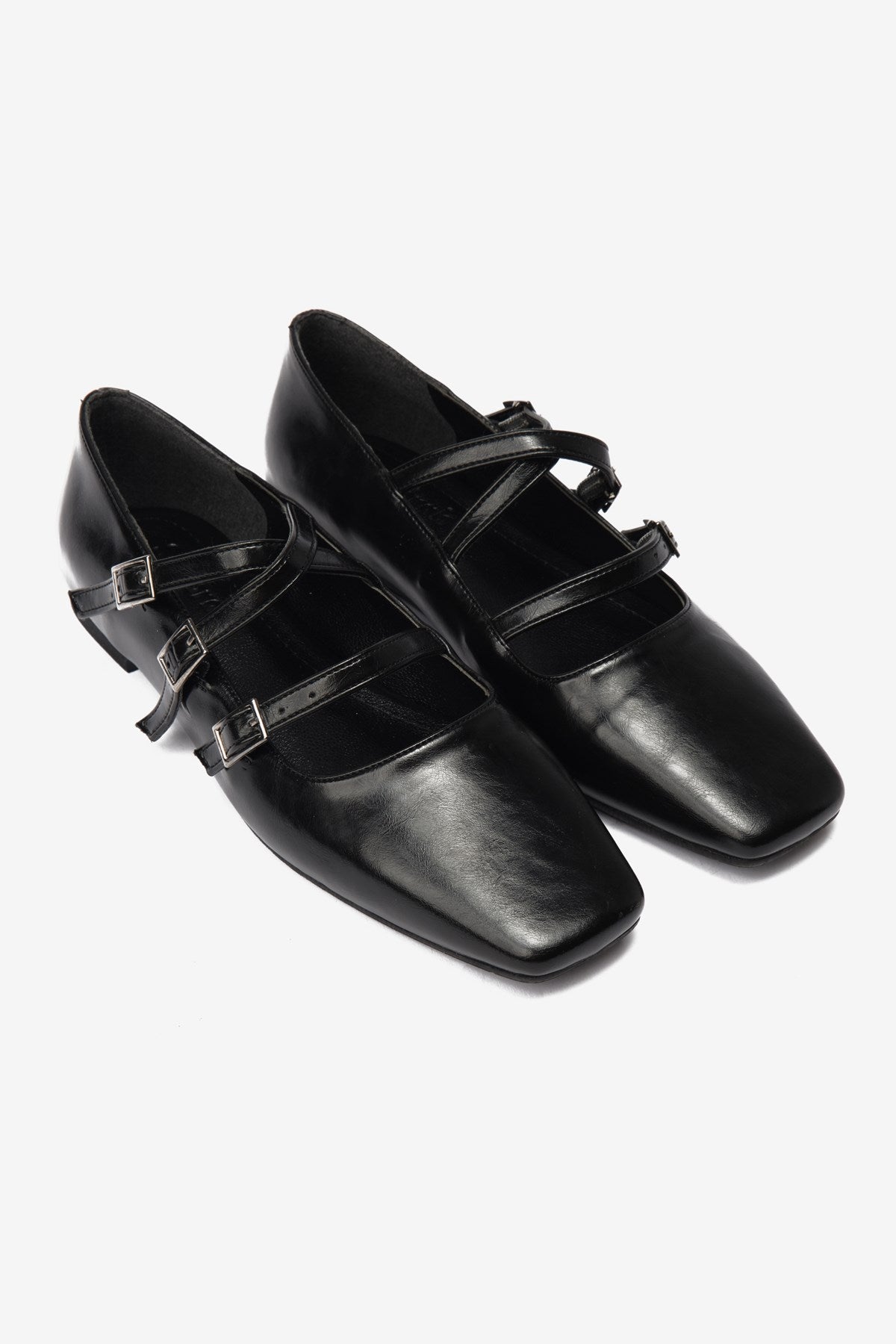 Siyah Cilt Küt Burun Üç Bantlı Kadın Babet