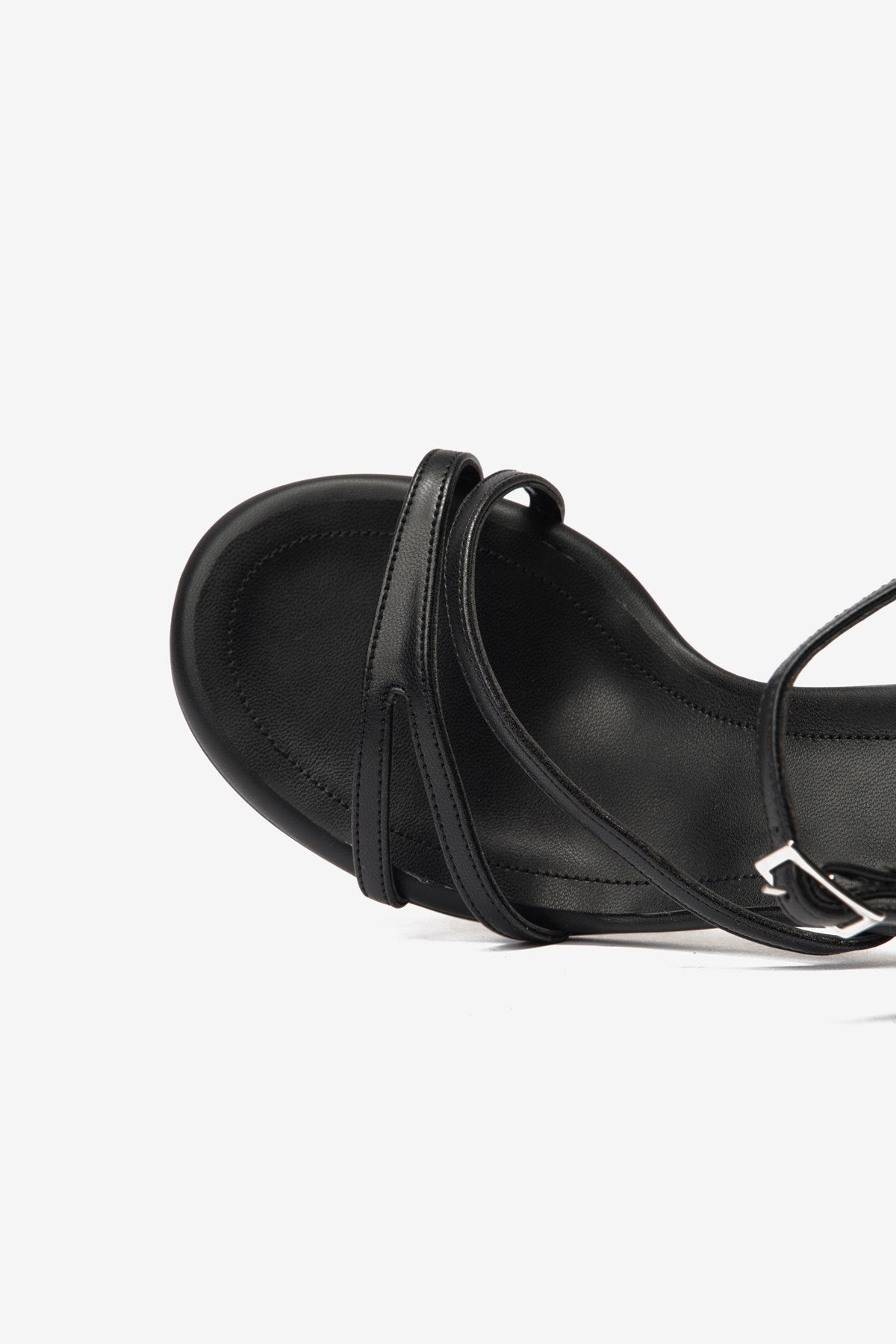 Nerissa Siyah Cilt İnce Bantlı Kadın Topuklu Ayakkabı