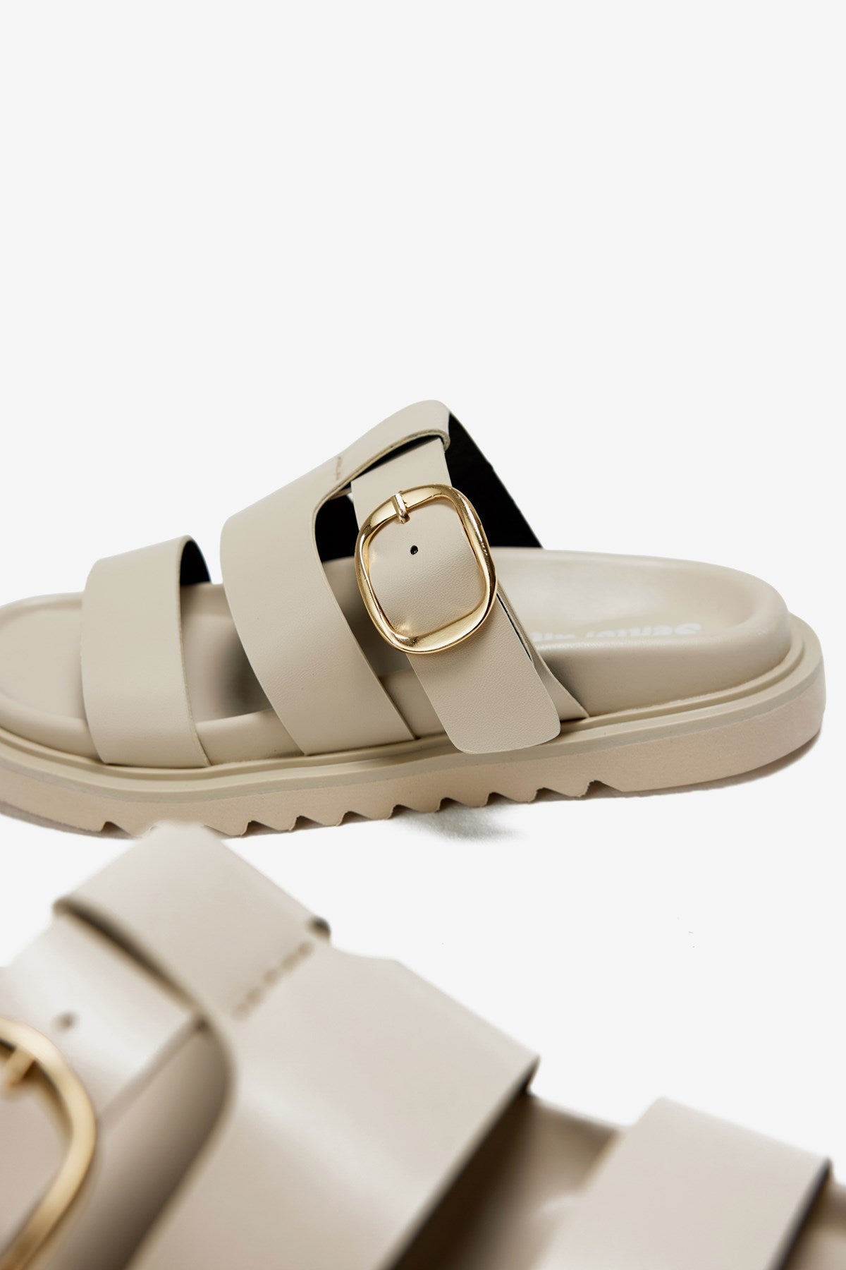 Via Bej Cilt Üç Kalın Bantlı Tek Toka Detaylı Kadın Terlik