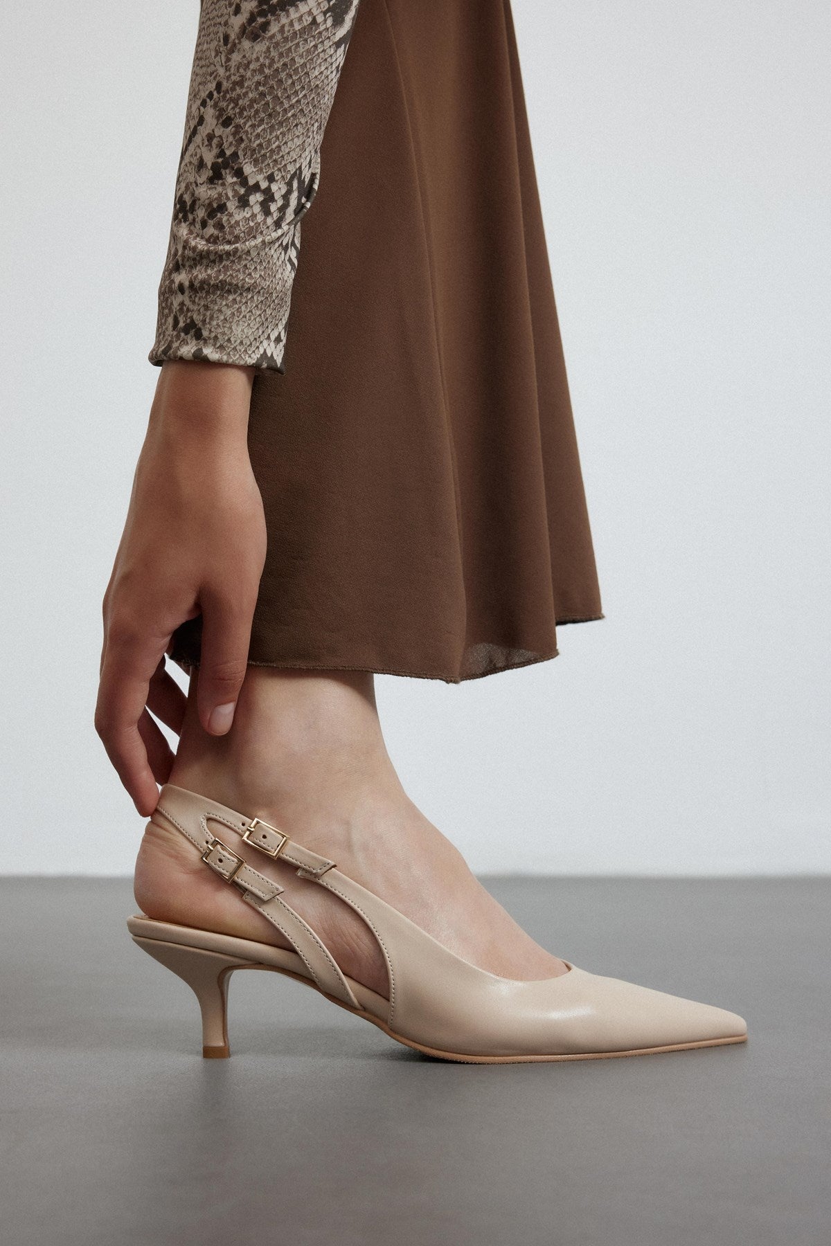 Bej Cilt Çift Tokalı Kadın Topuklu Ayakkabı