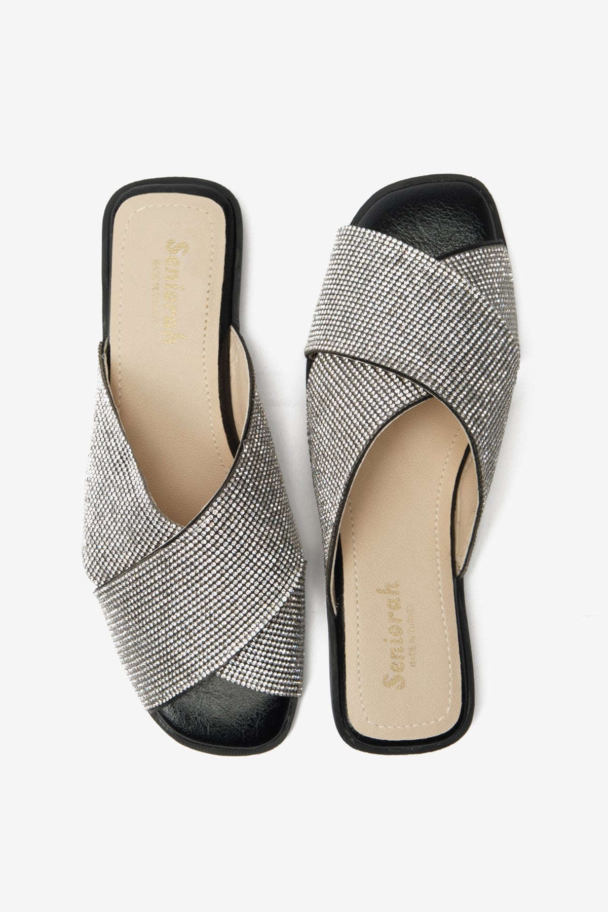 Kleopatra Siyah Taşlı Metalik Cilt Kadın Terlik