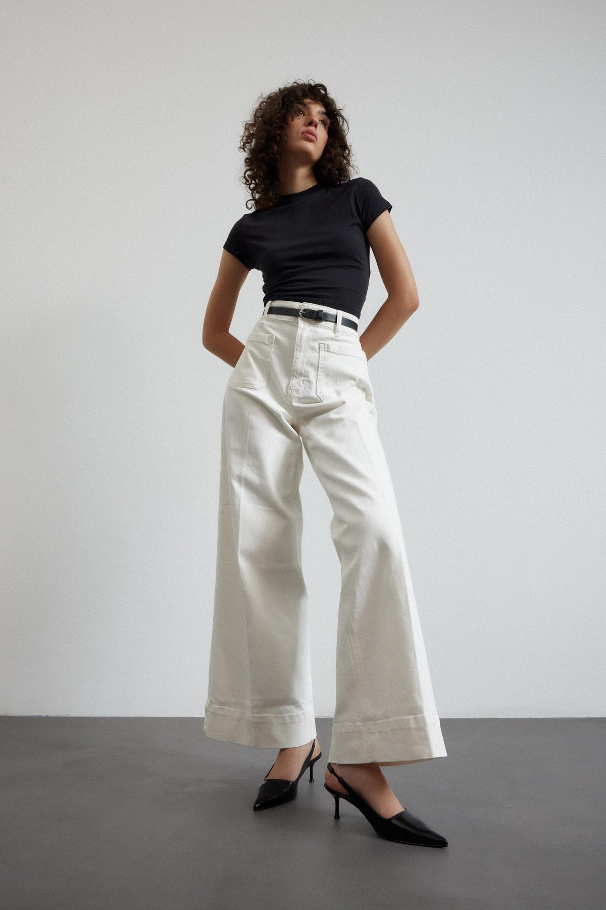 Noda Siyah Cilt Lastik Detaylı Kadın Topuklu Ayakkabı