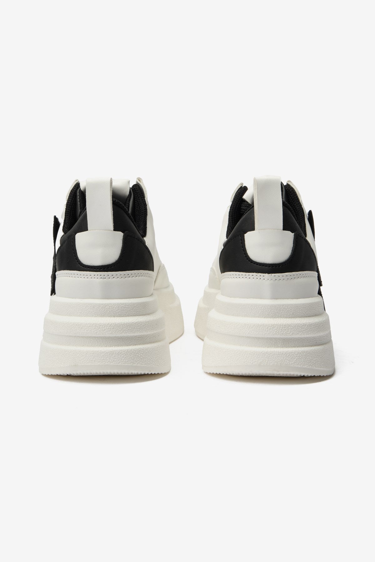 Siyah-Beyaz Cilt Yıldız Desenli Kadın Spor Ayakkabı