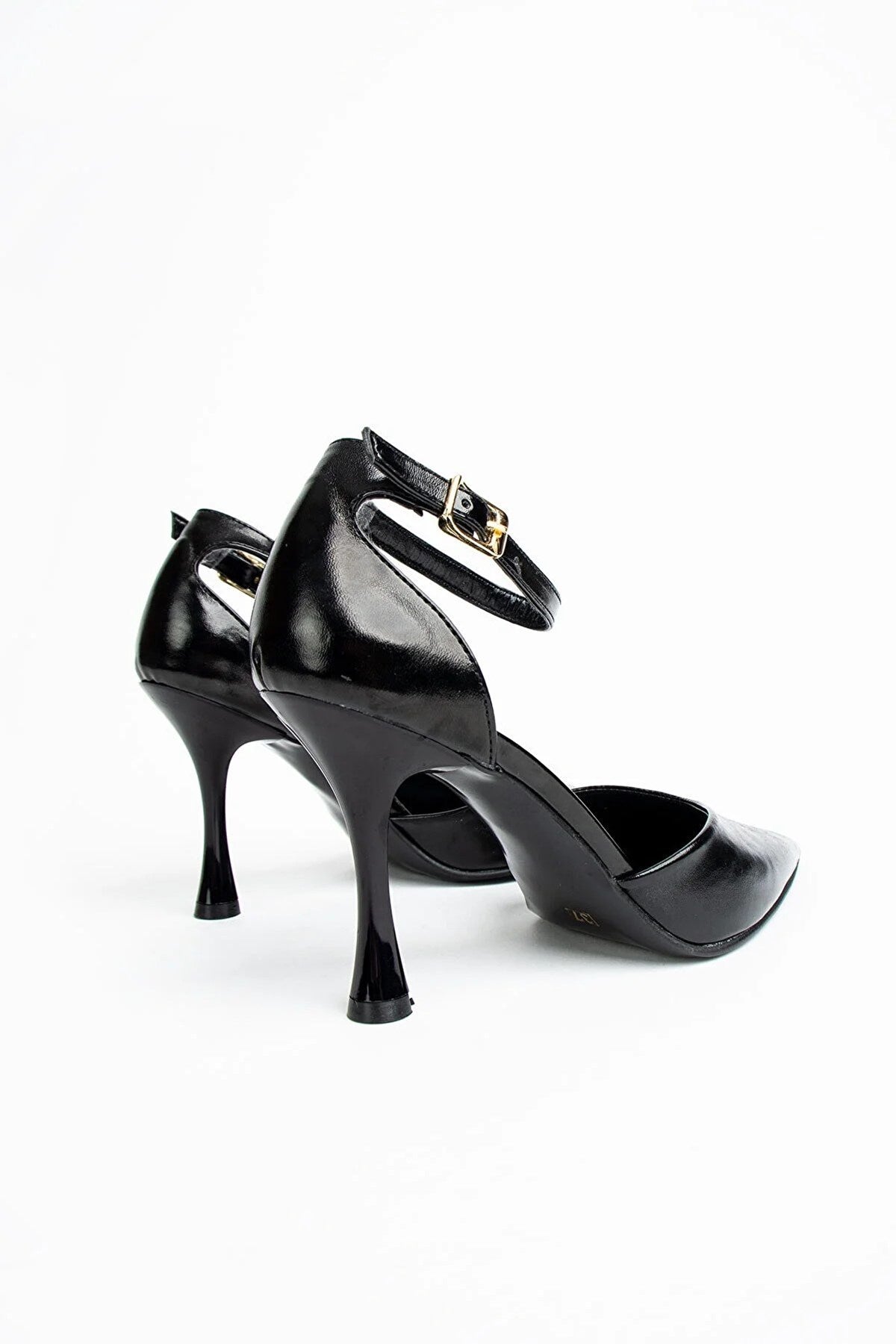 Celandia Siyah Metalik Cilt Kadın Topuklu Ayakkabı