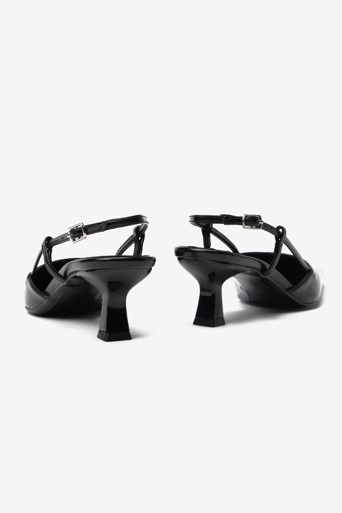 Siyah Cilt Arkası Açık Kadın Topuklu Ayakkabı