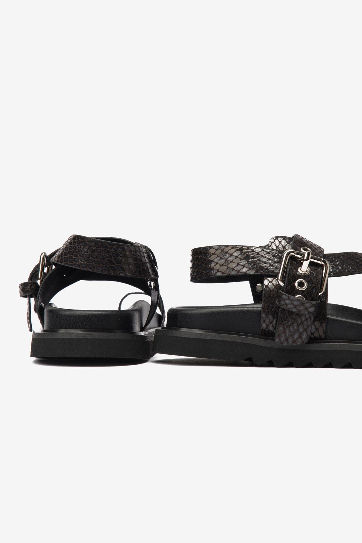 Zora Siyah Cilt Yılan Desenli Parmak Arası Kadın Sandalet