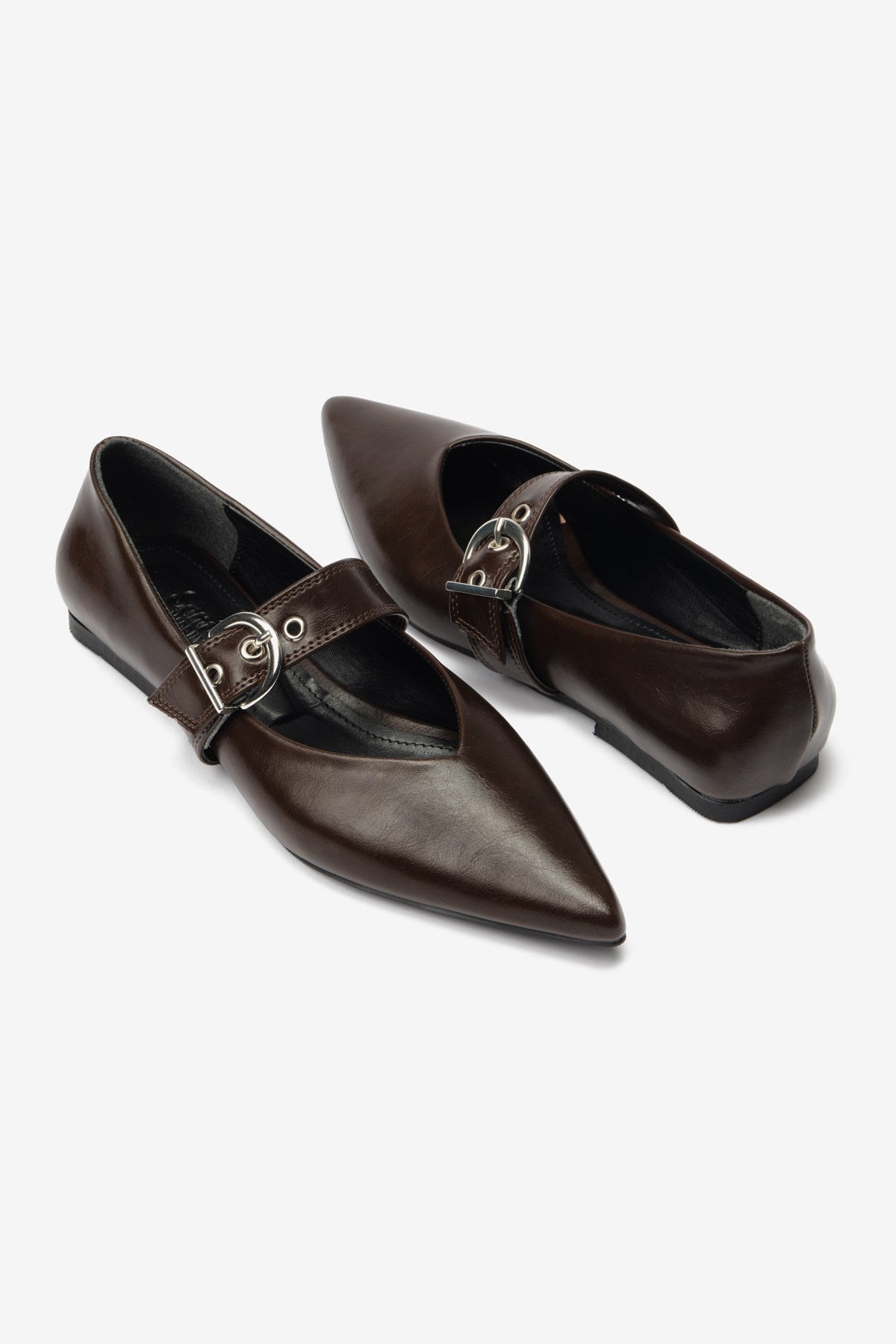 Kahverengi Rugan Toka Detaylı Sivri Burun Kadın Babet