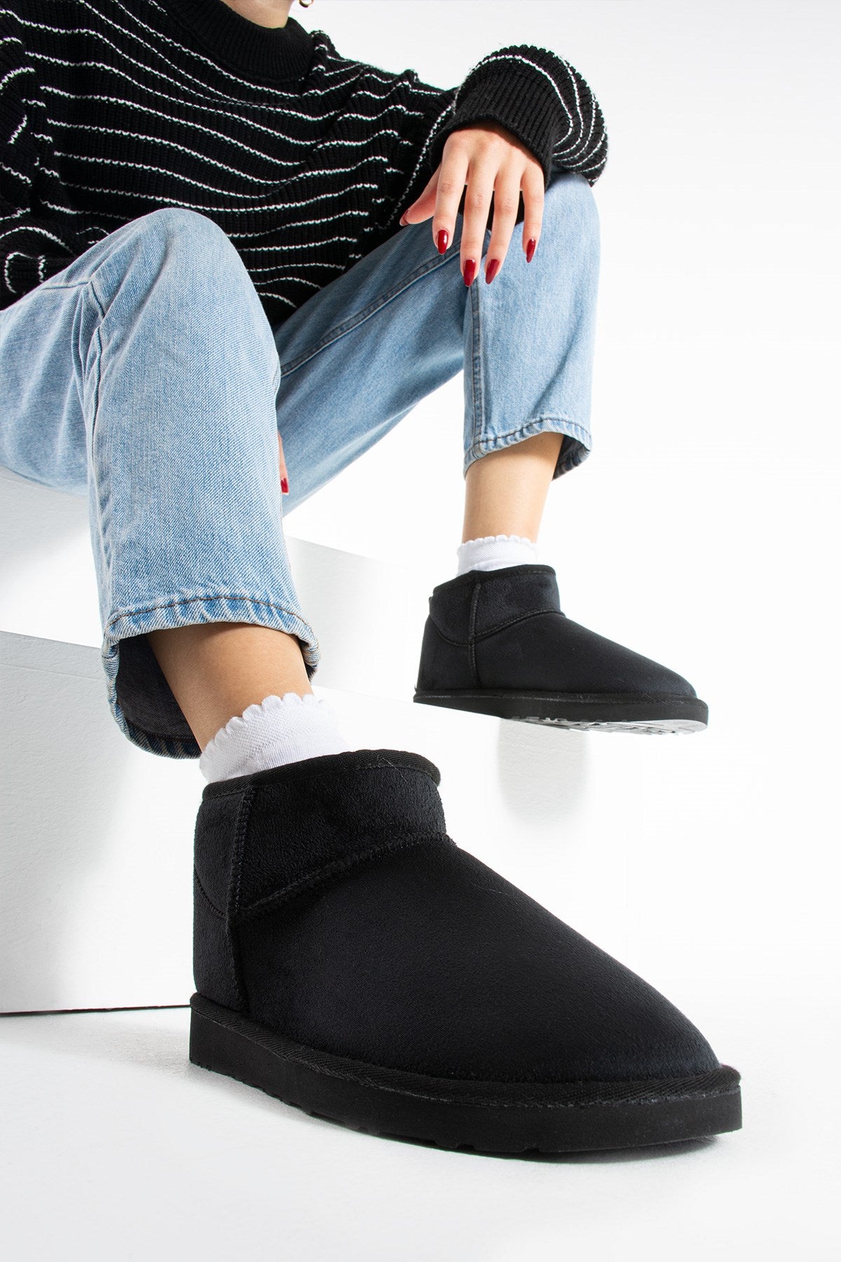 Liana Siyah Süet İnce Tabanlı İçi Kürklü Kadın Bot