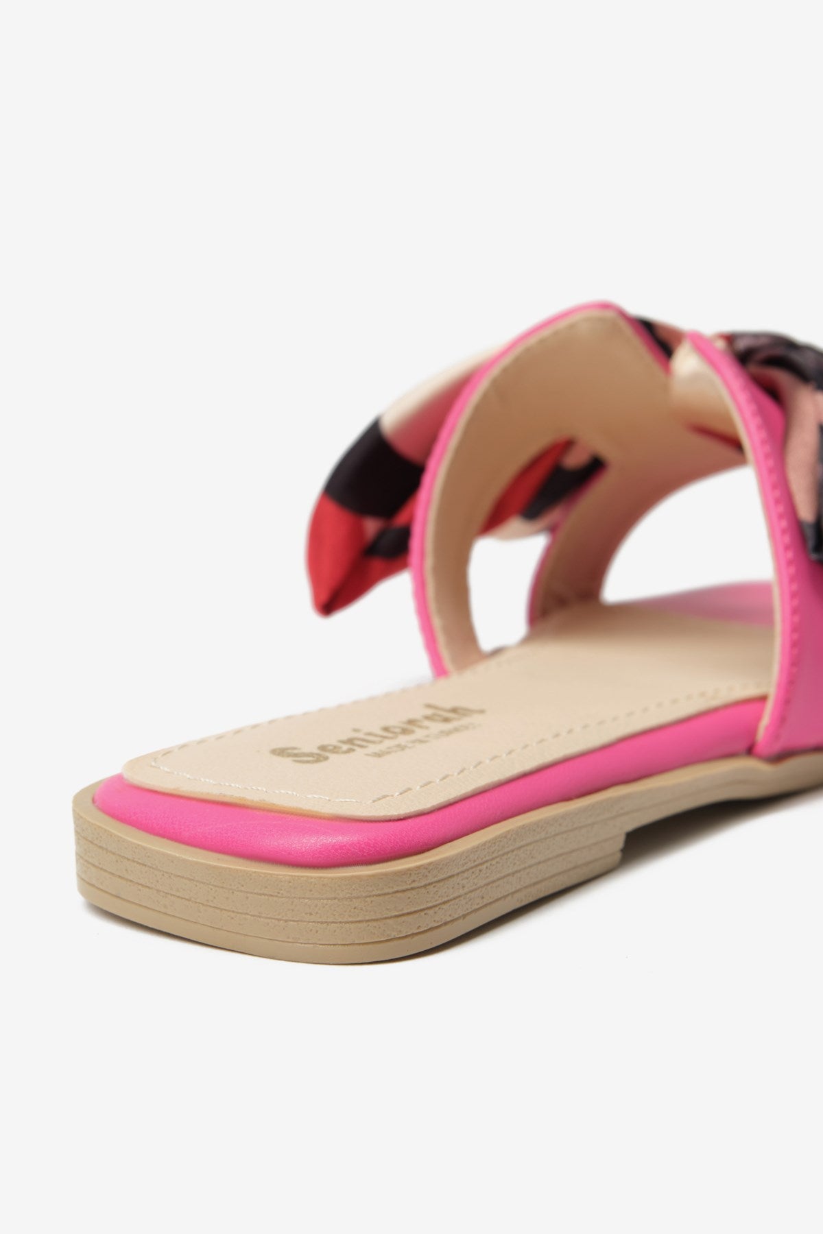 Sakkara Fuşya Cilt Fiyonk Detaylı Kadın Terlik