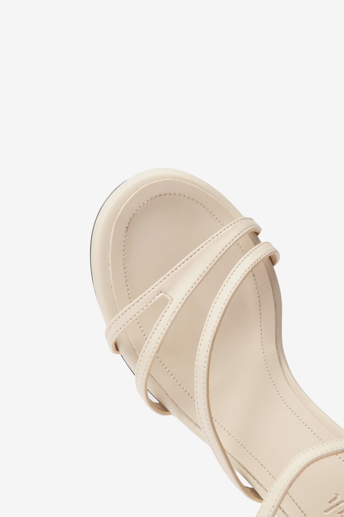 Nerissa Krem Cilt İnce Bantlı Kadın Topuklu Ayakkabı