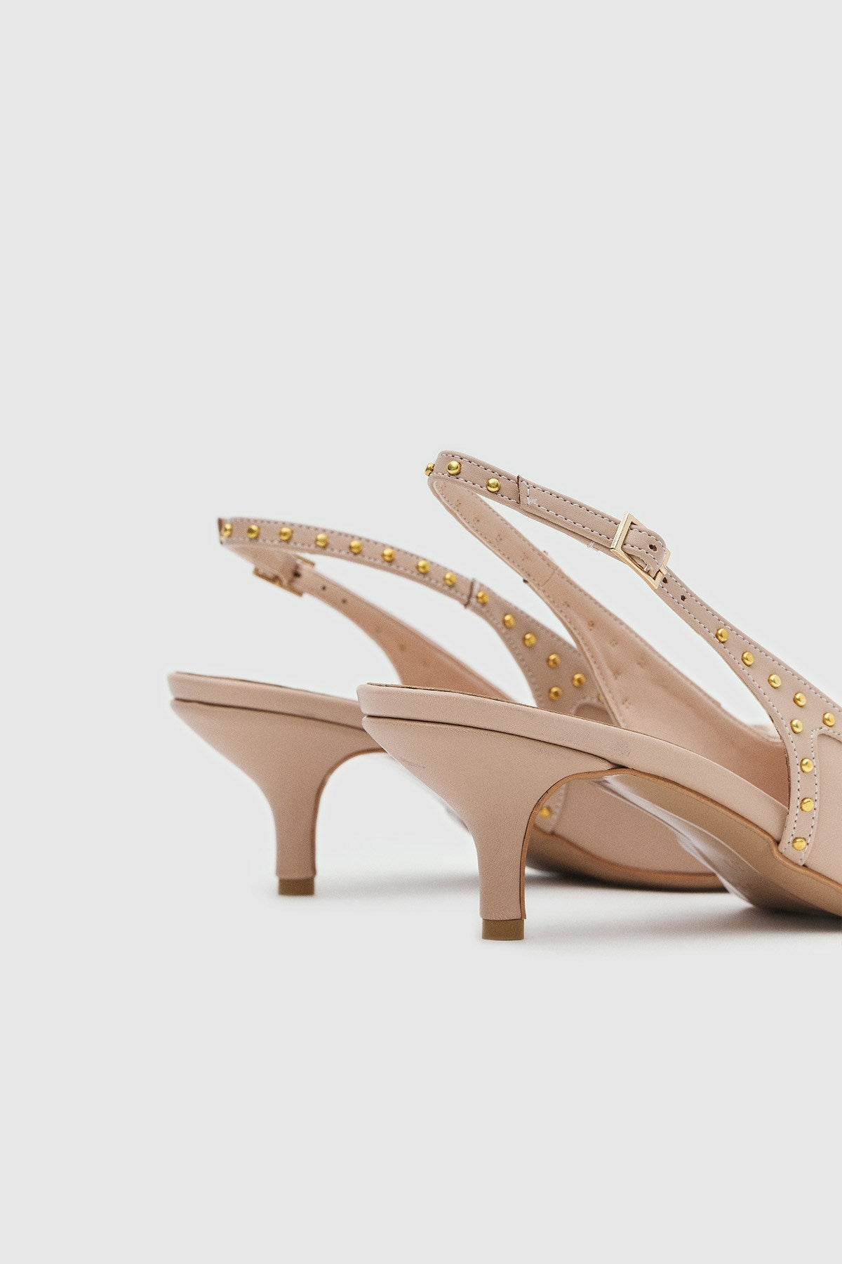 Ankle Bej Cilt Zımbalı Sivri Burun Kadın Topuklu Ayakkabı