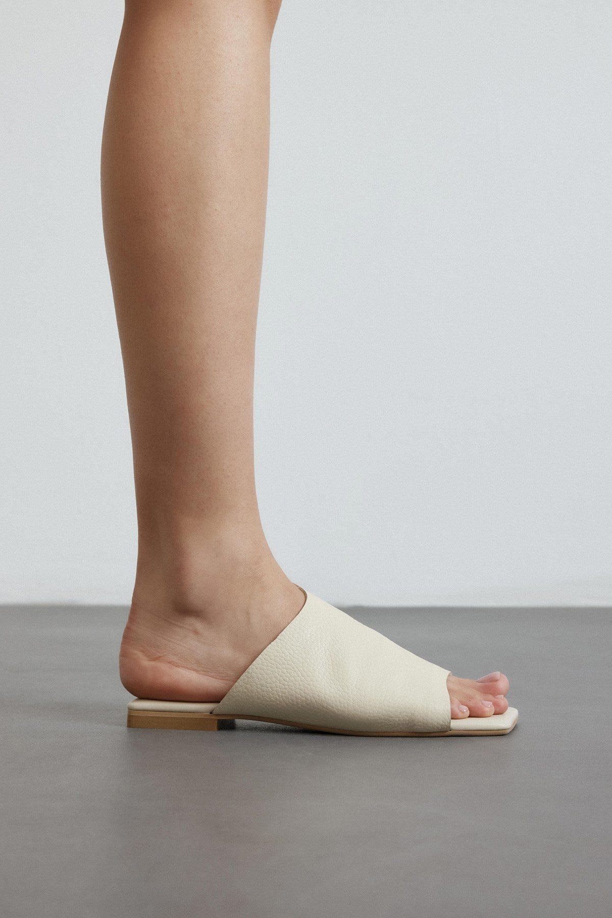 Mellow Bej Gerçek Deri Kadın Terlik