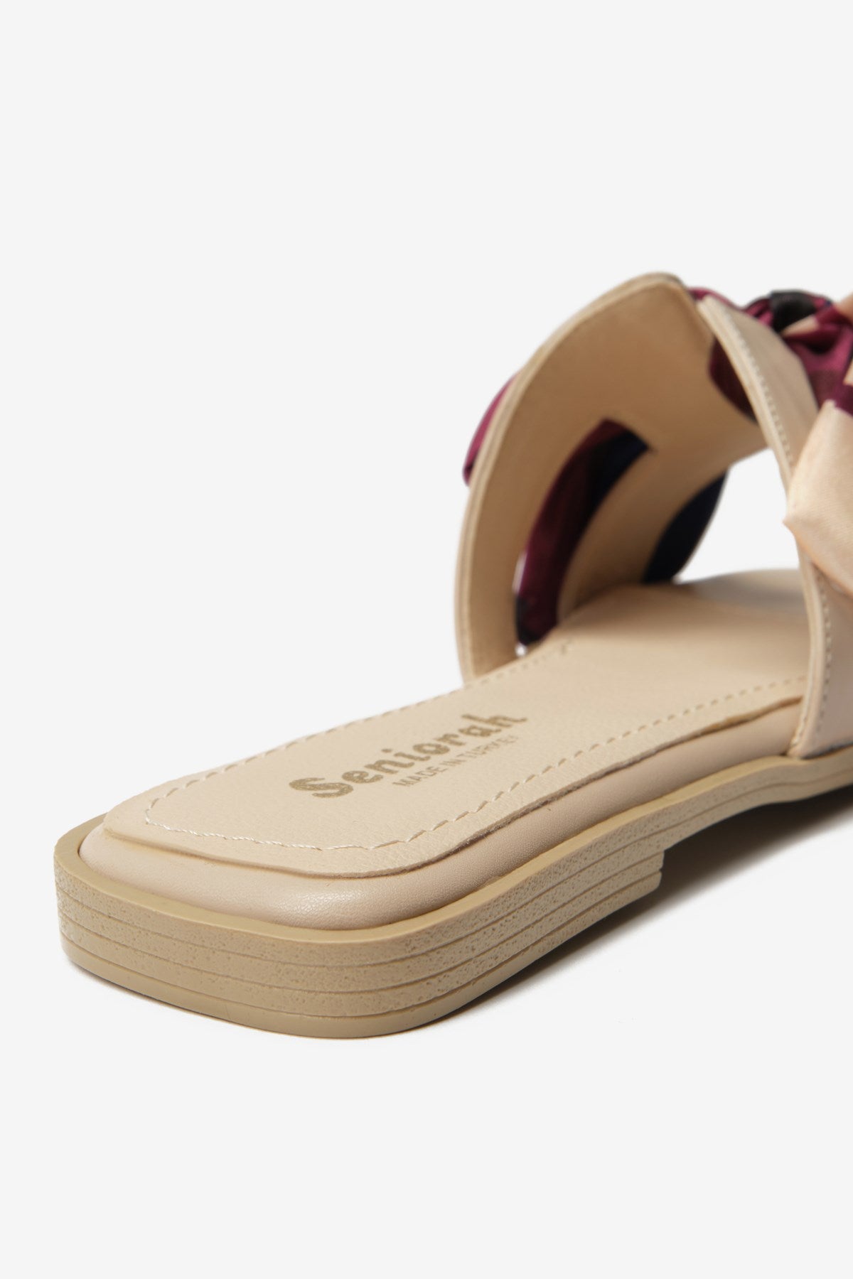 Sakkara Bej Cilt Fiyonk Detaylı Kadın Terlik