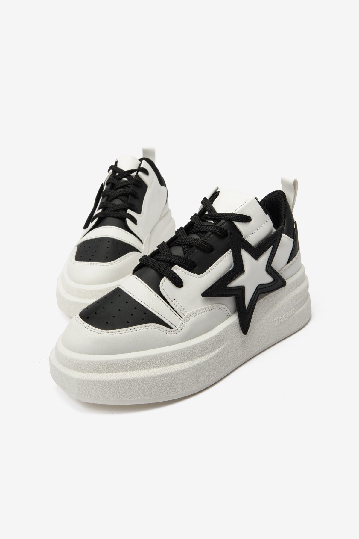 Siyah-Beyaz Cilt Yıldız Desenli Kadın Spor Ayakkabı