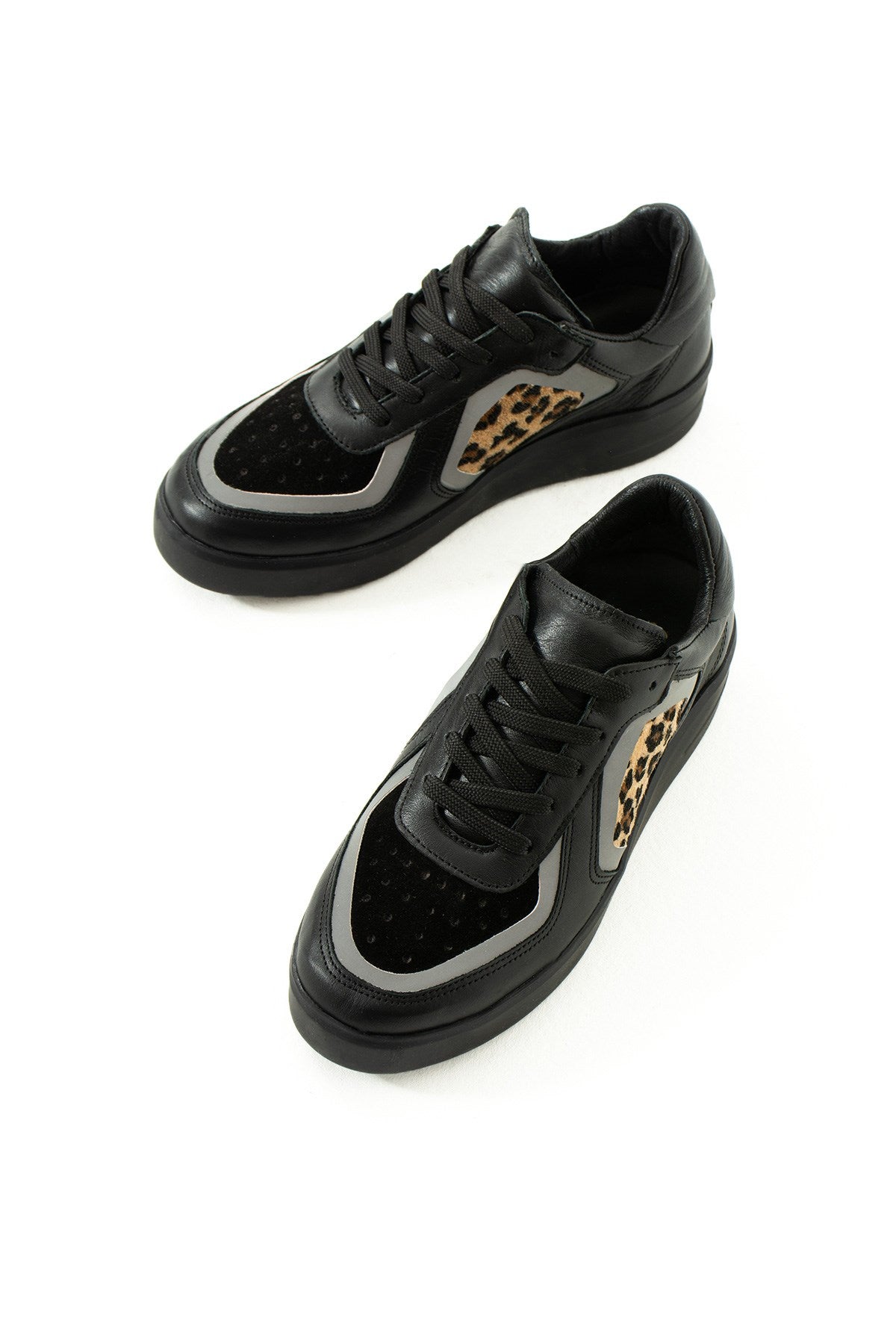 Pety Siyah Gerçek Deri Leopar Desenli Kadın Spor Ayakkabı
