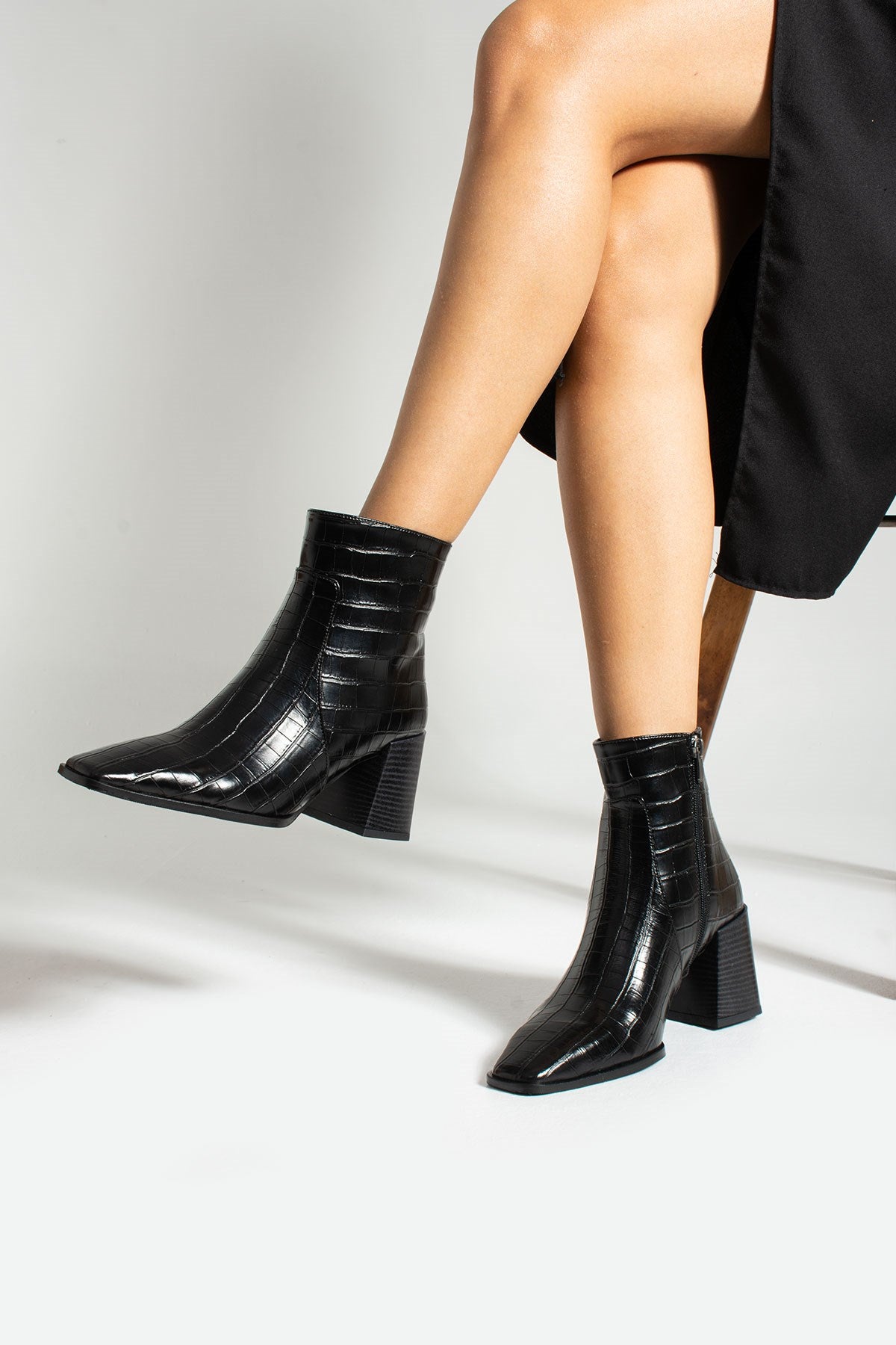 Lotus Siyah Kroko Cilt Kadın Topuklu Bot