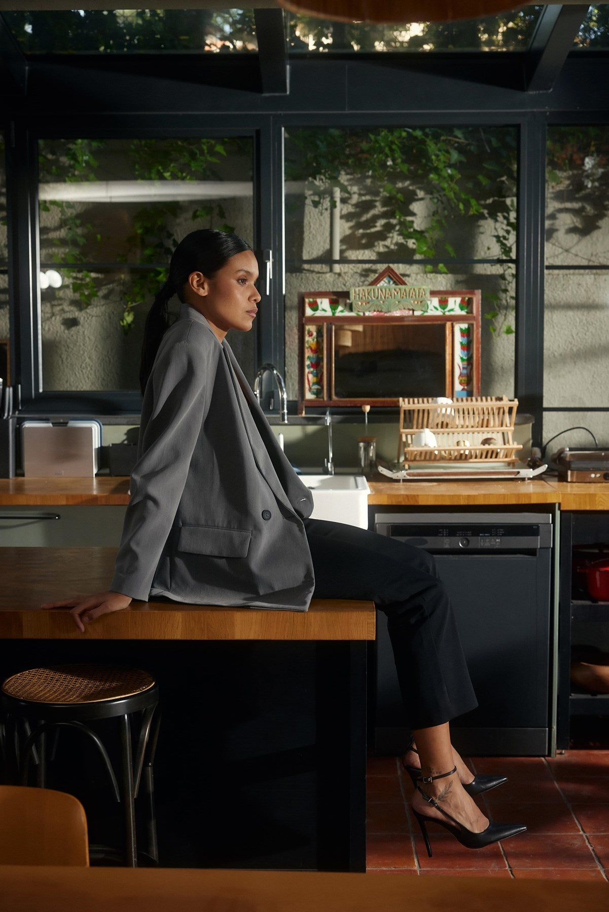 Siyah Cilt Bilek Bağlı Kadın Topuklu Ayakkabı