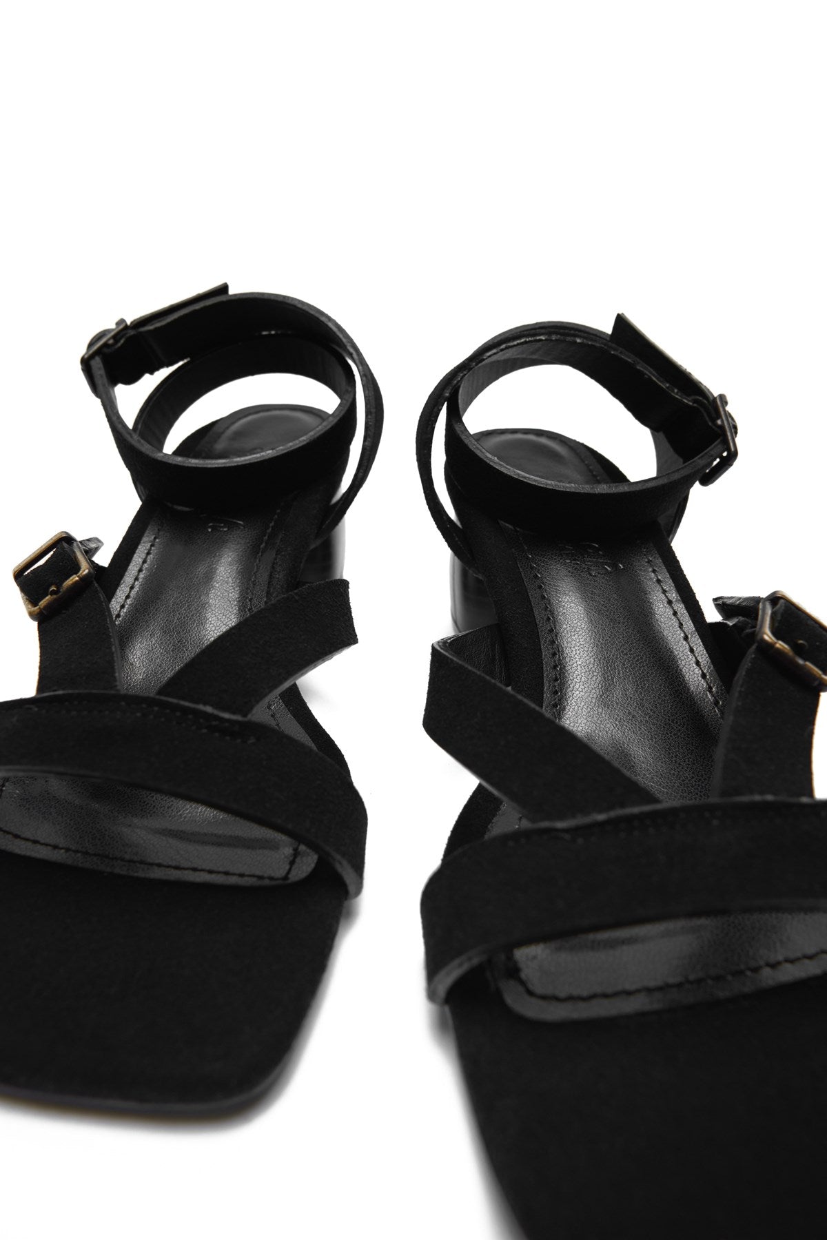 Florante Siyah Süet Bilek Bağ Detaylı Kadın Kalın Topuklu Ayakkabı