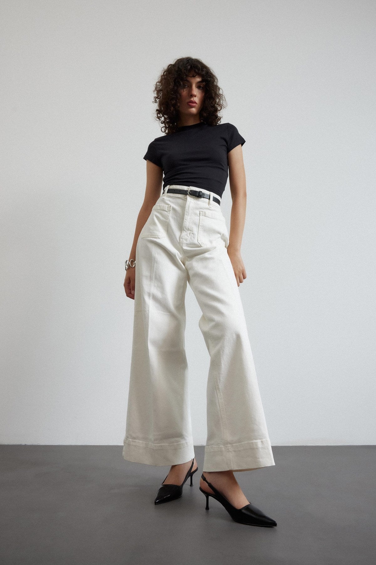 Noda Siyah Cilt Lastik Detaylı Kadın Topuklu Ayakkabı