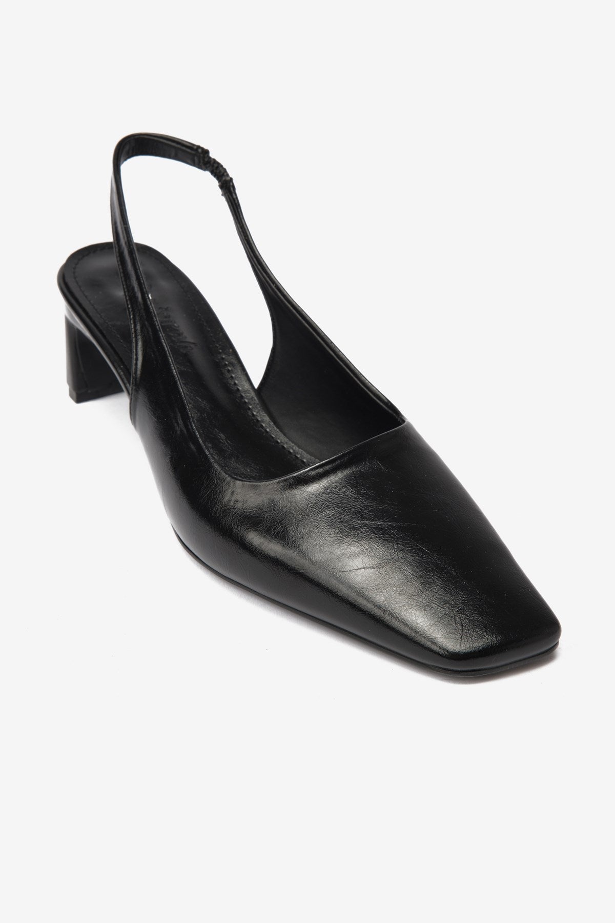 Siyah Cilt Küt Burun Kadın Topuklu Ayakkabı