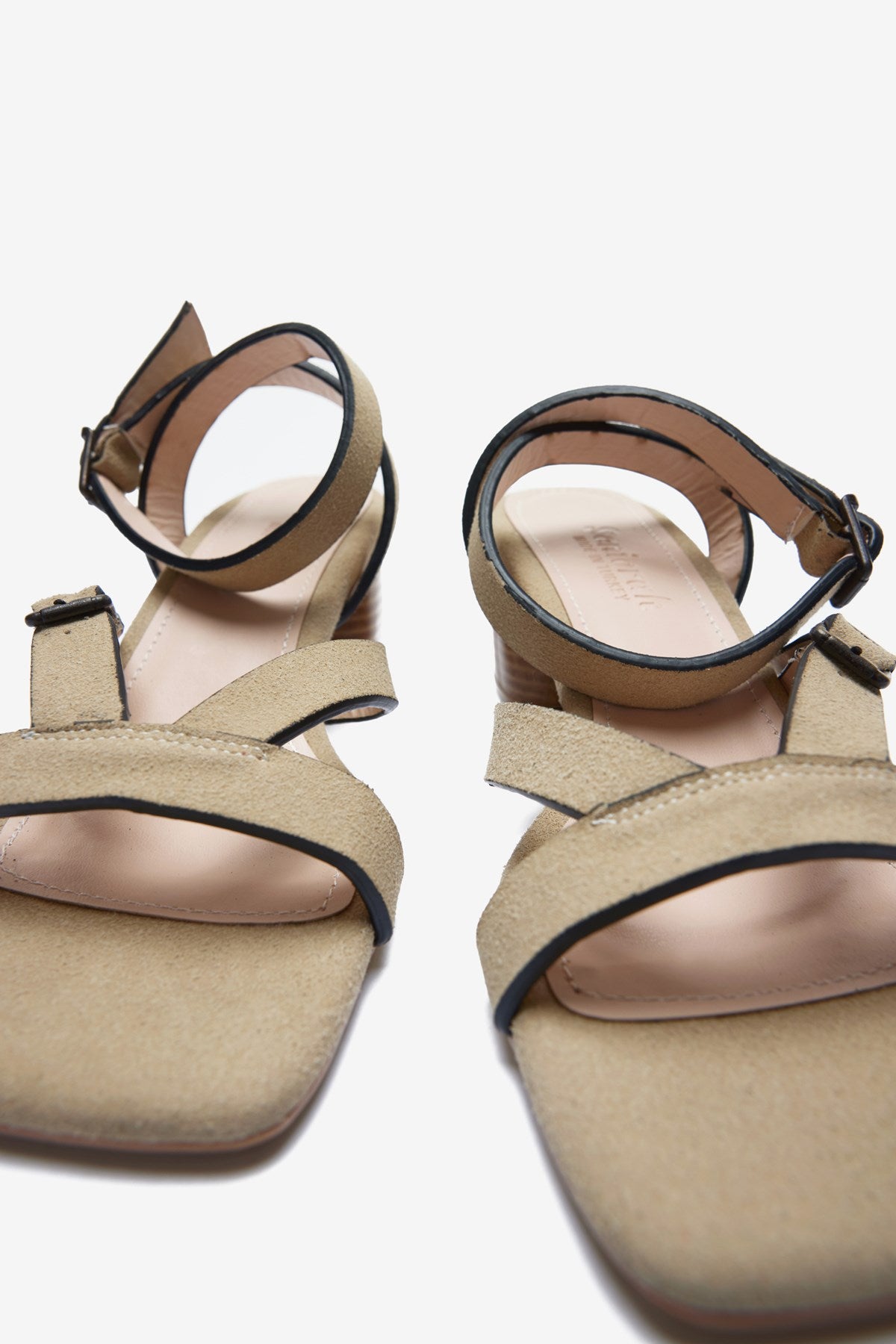 Florante Bej Süet Bilek Bağ Detaylı Kadın Kalın Topuklu Ayakkabı