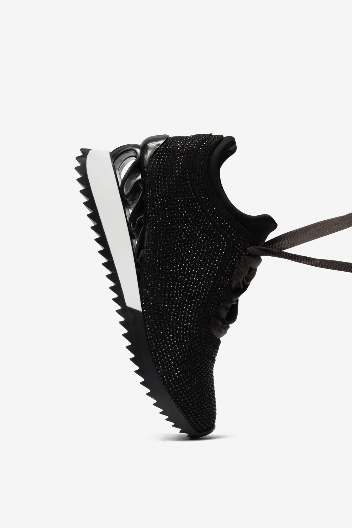 Zenna Yüksek Taban Siyah Süet Kadın Spor Ayakkabı