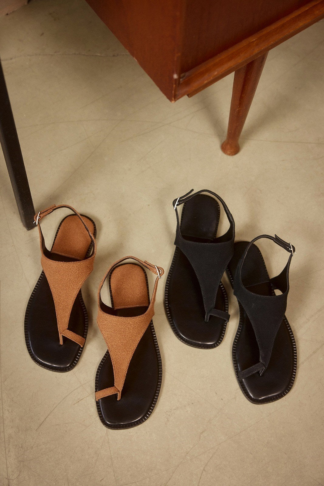 Maris Siyah Süet Parmak Arası Kadın Sandalet