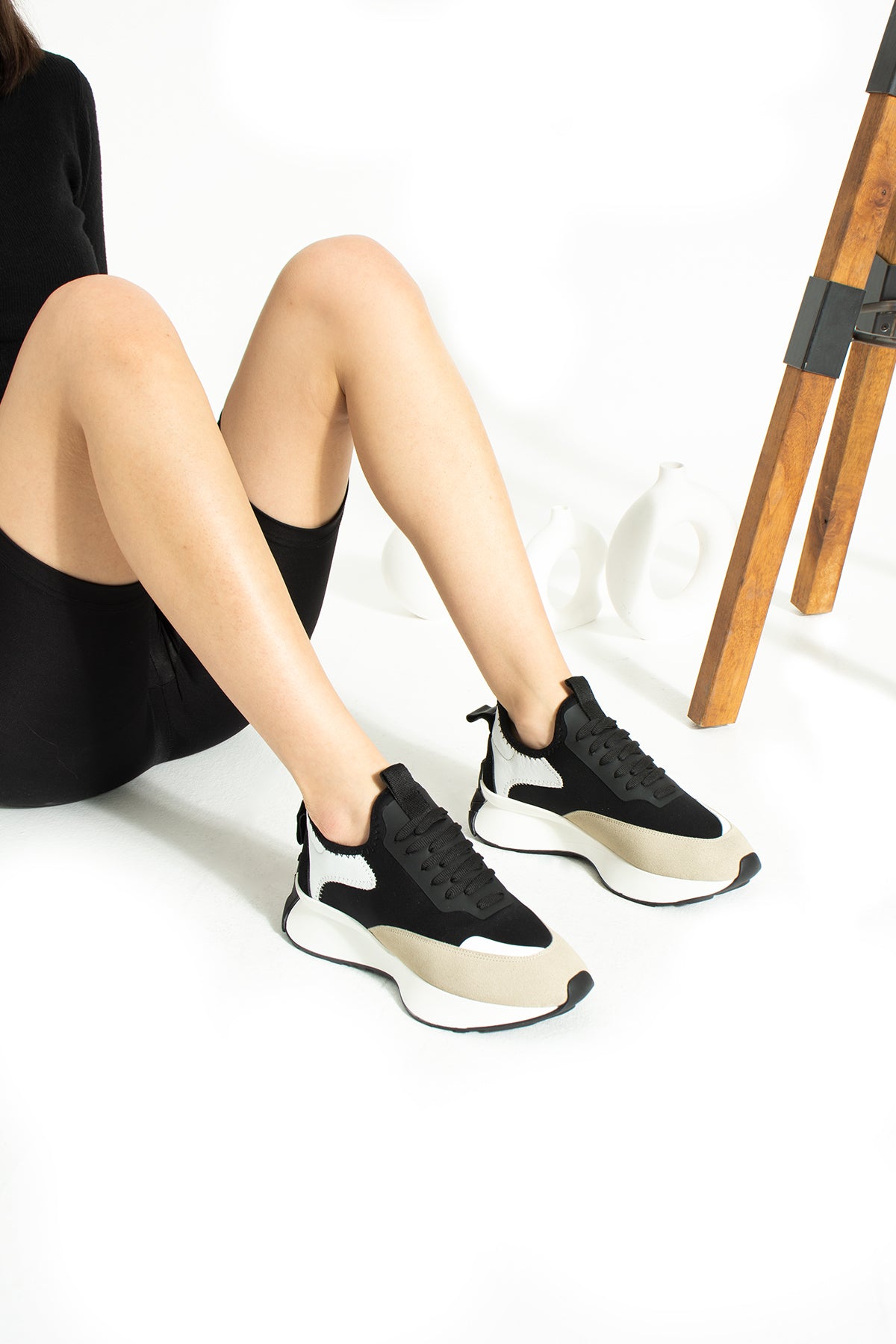 Dimity Siyah-Bej Gerçek Deri Süet Kadın Spor Ayakkabı