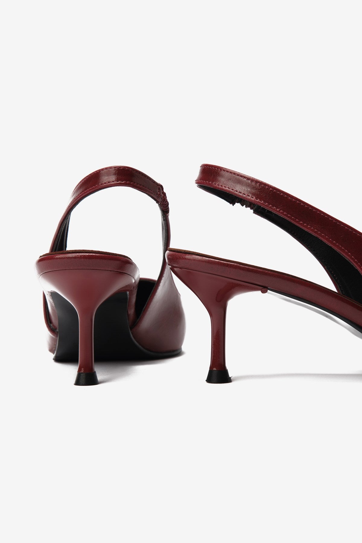 Noda Bordo Cilt Lastik Detaylı Kadın Topuklu Ayakkabı