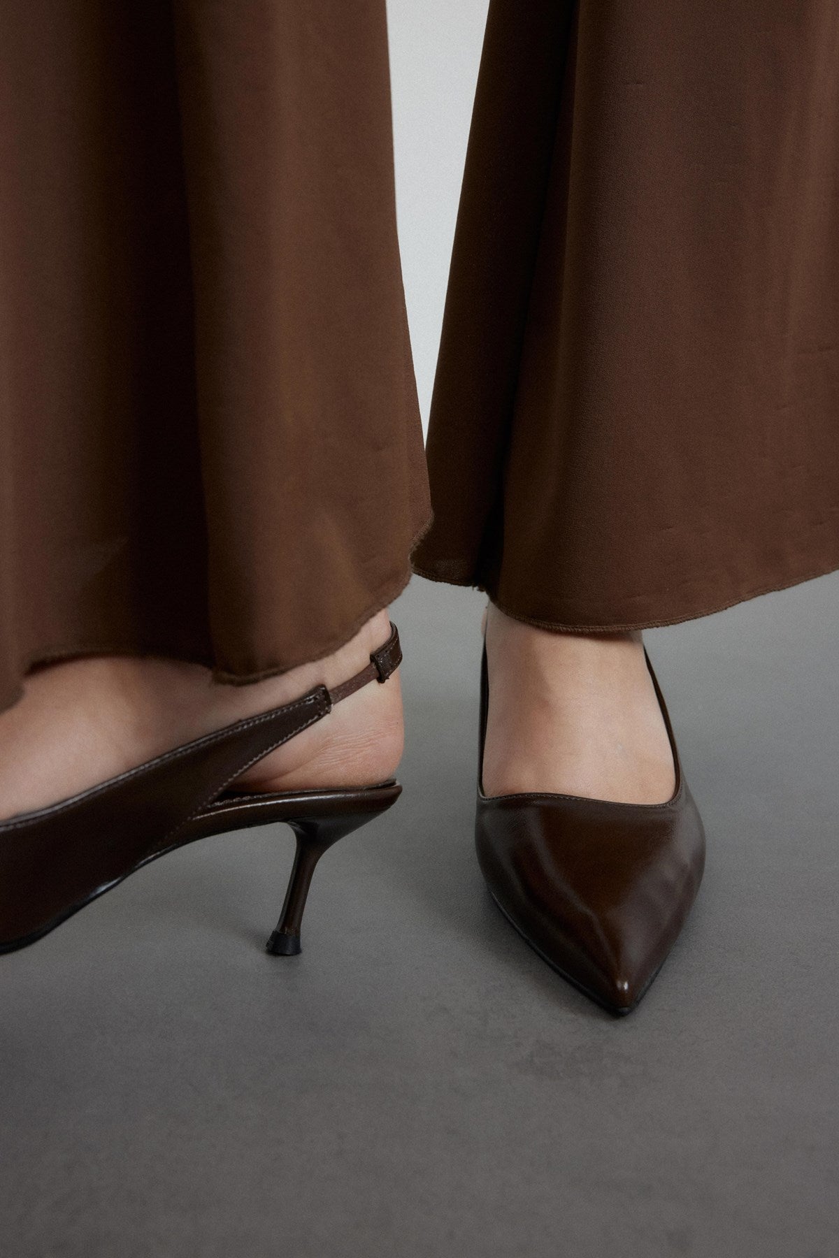 Noda Kahverengi Cilt Lastik Detaylı Kadın Topuklu Ayakkabı