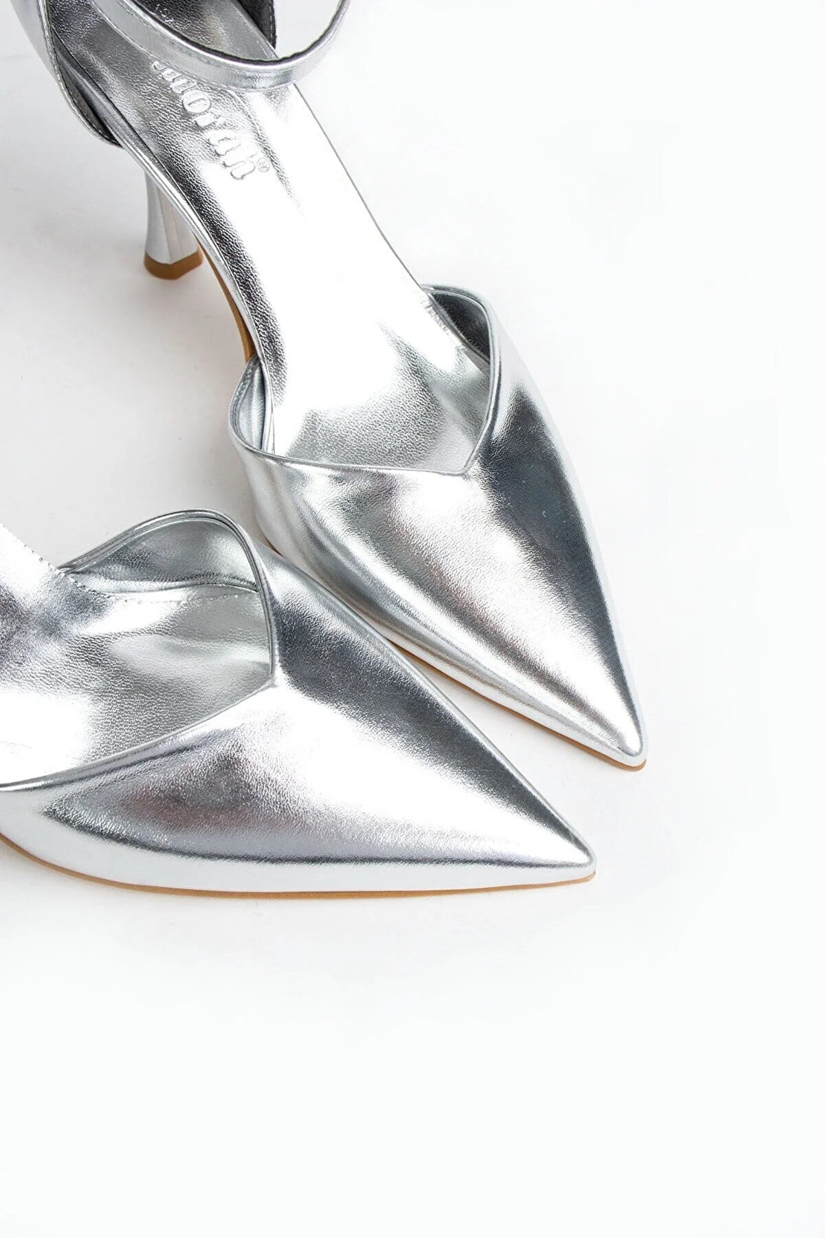 Celandia Kadın Metalik Cilt  Gümüş Topuklu Ayakkabı