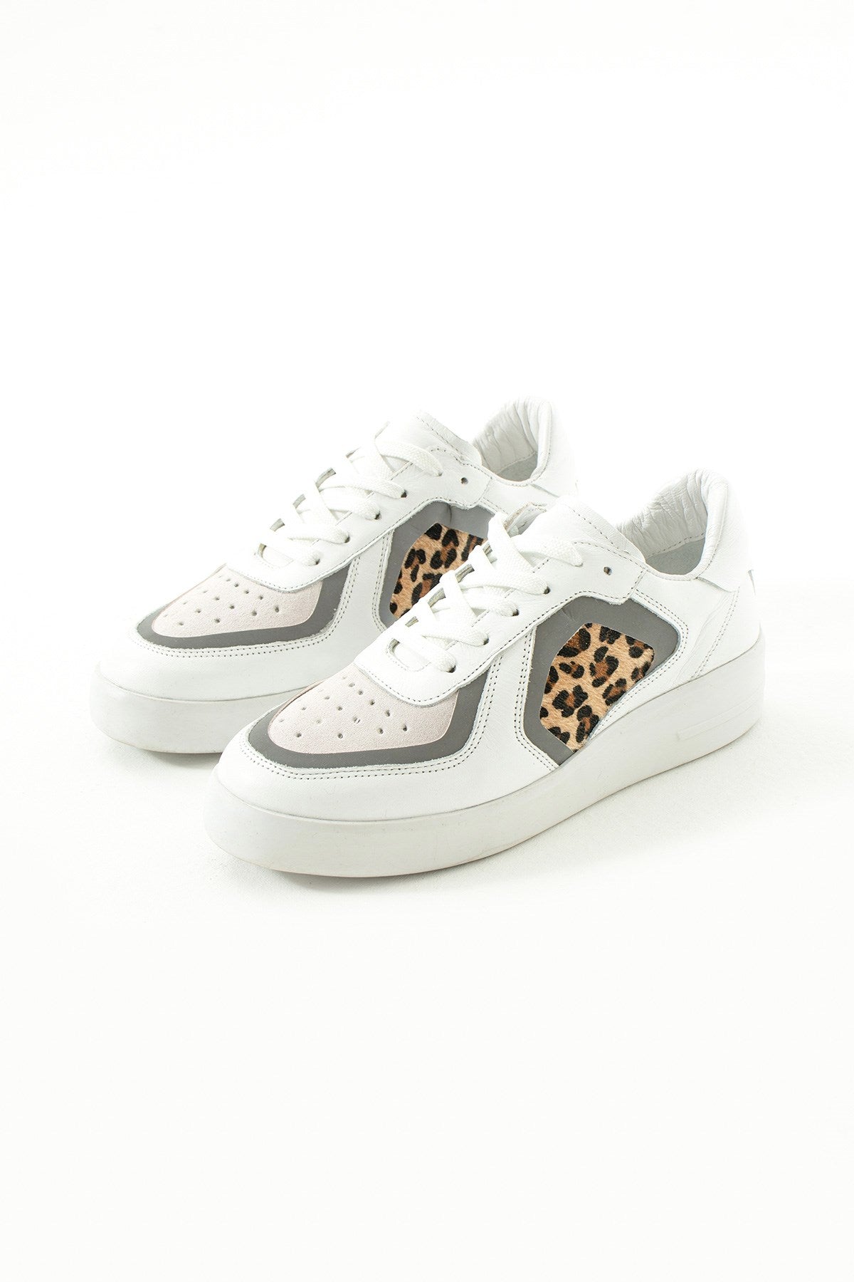 Pety Beyaz Gerçek Deri Leopar Desenli Kadın Spor Ayakkabı