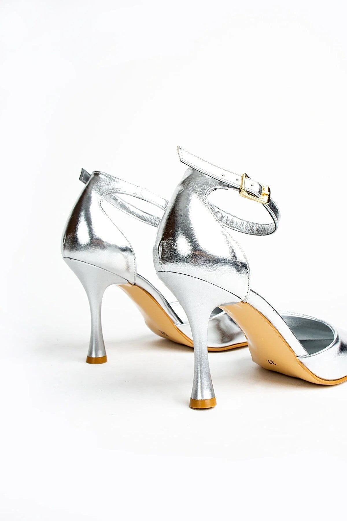 Celandia Kadın Metalik Cilt  Gümüş Topuklu Ayakkabı