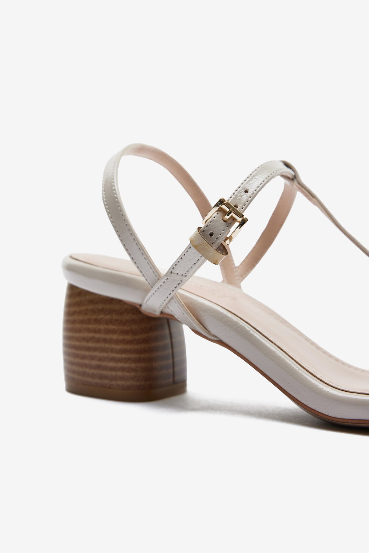 Krem Rugan İnce Bantlı Kadın Kalın Topuklu Ayakkabı