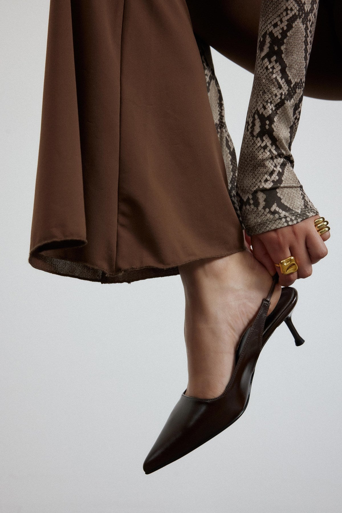 Noda Kahverengi Cilt Lastik Detaylı Kadın Topuklu Ayakkabı