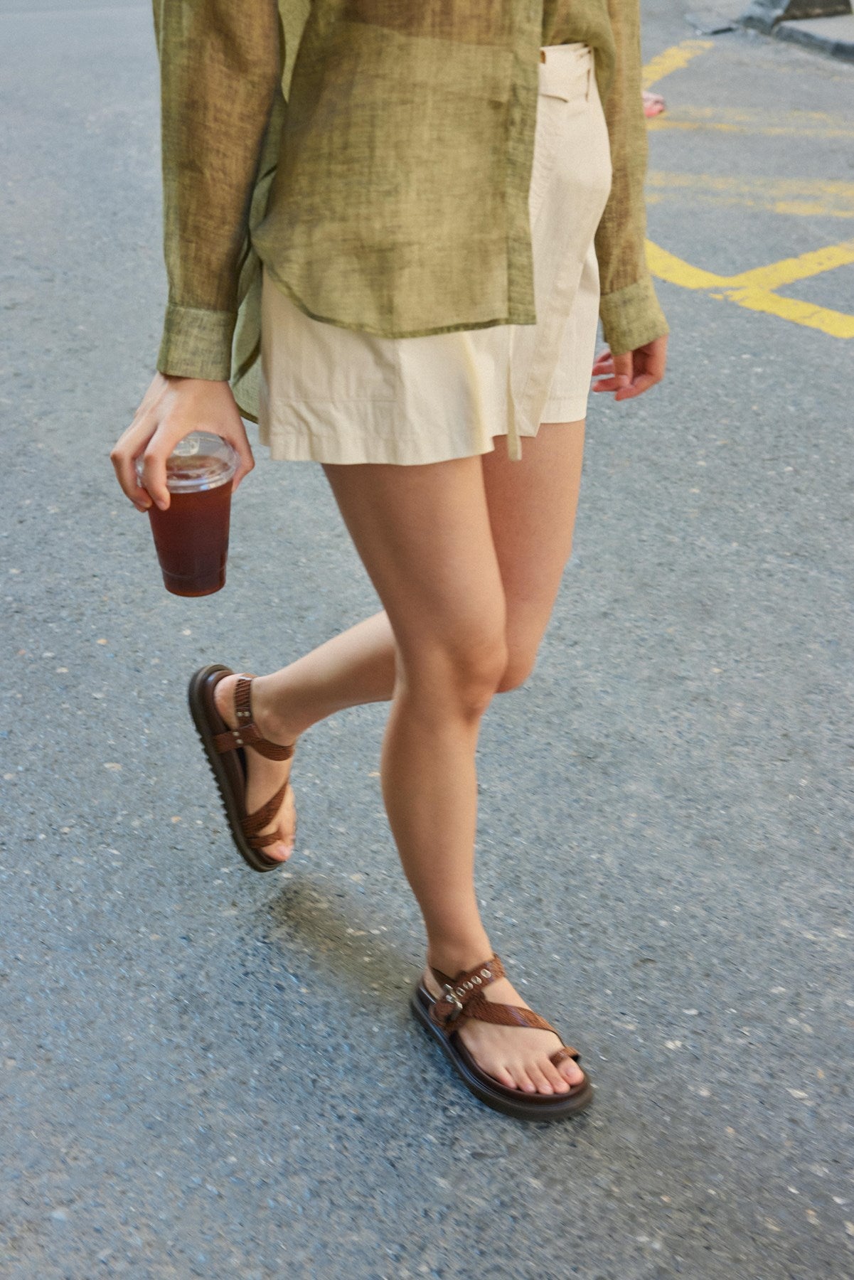 Zora Kahverengi Cilt Yılan Desenli Parmak Arası Kadın Sandalet