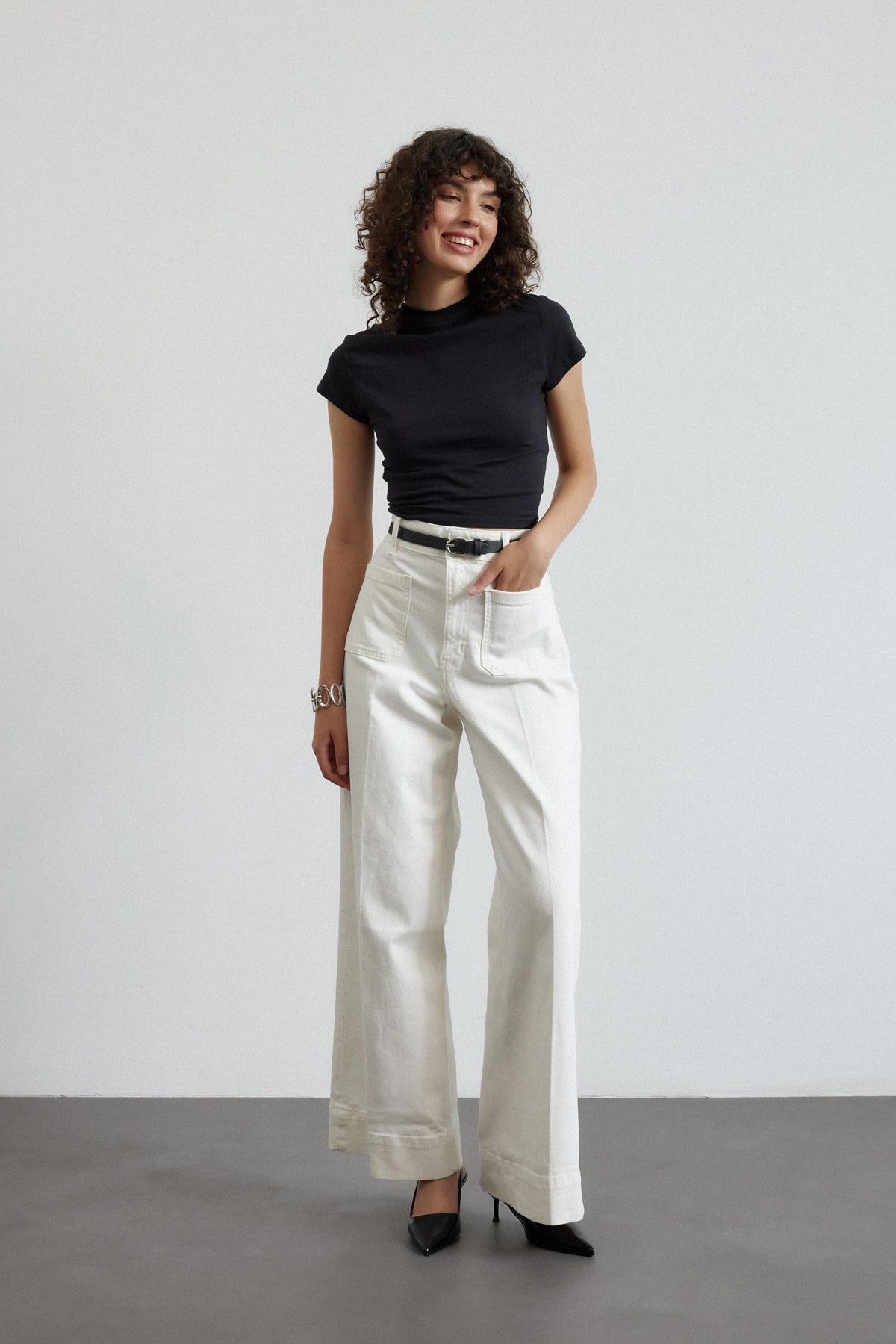 Noda Siyah Cilt Lastik Detaylı Kadın Topuklu Ayakkabı