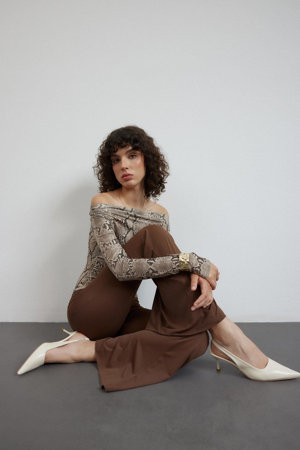 Noda Krem Cilt Lastik Detaylı Kadın Topuklu Ayakkabı