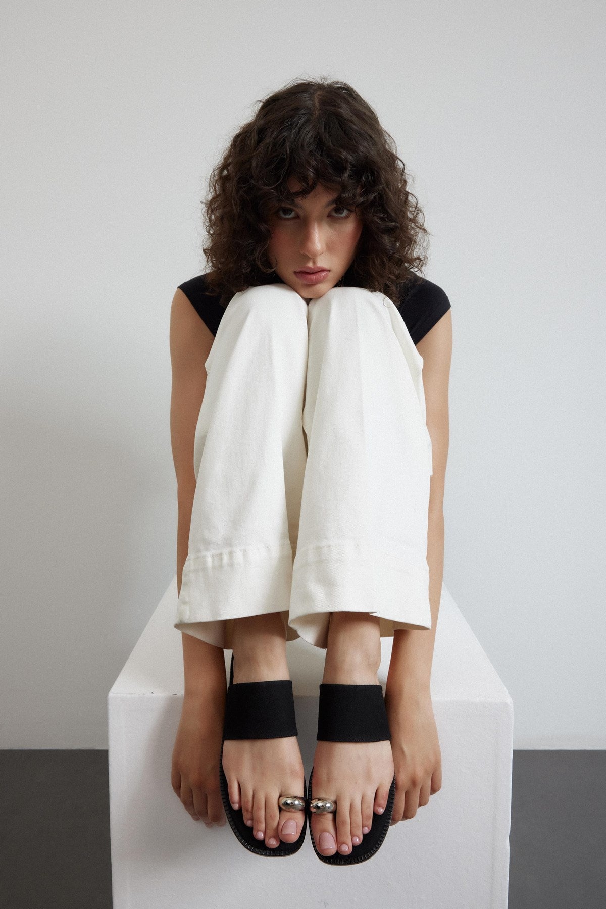 Breeze Siyah Süet Parmak Arası Kadın Terlik