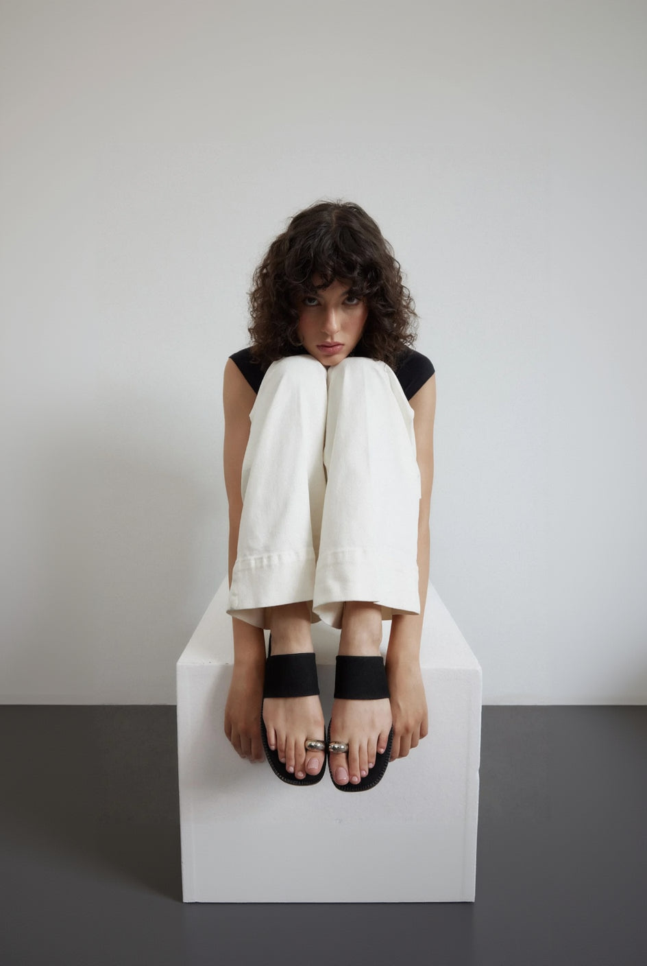 Breeze Siyah Süet Parmak Arası Kadın Terlik