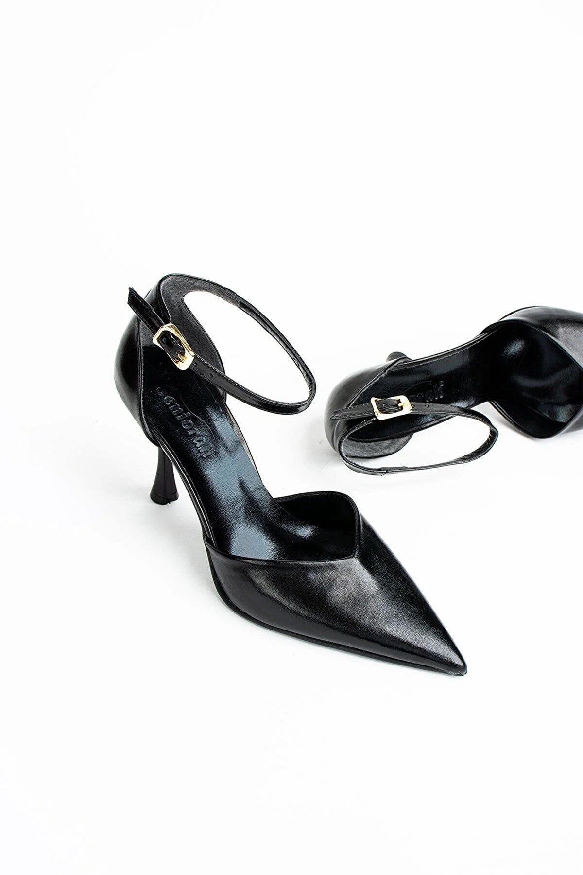Celandia Siyah Metalik Cilt Kadın Topuklu Ayakkabı