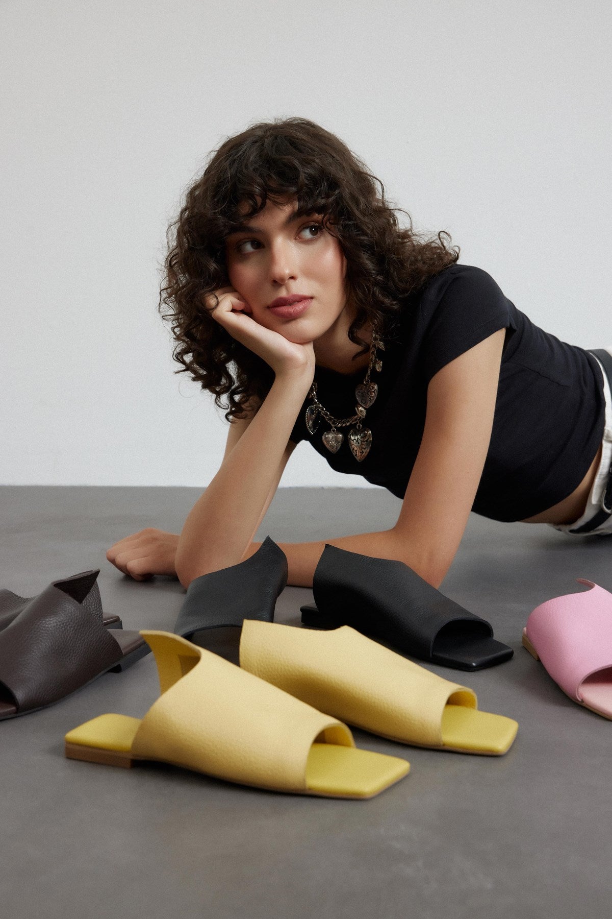 Mellow Siyah Gerçek Deri Kadın Terlik