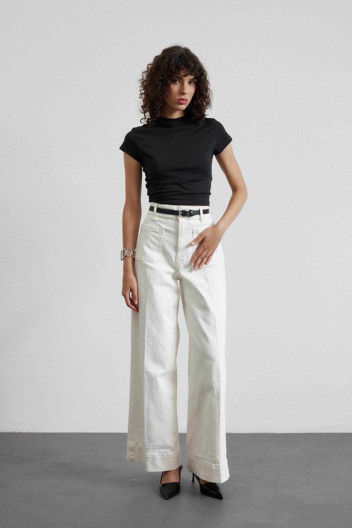 Noda Siyah Cilt Lastik Detaylı Kadın Topuklu Ayakkabı