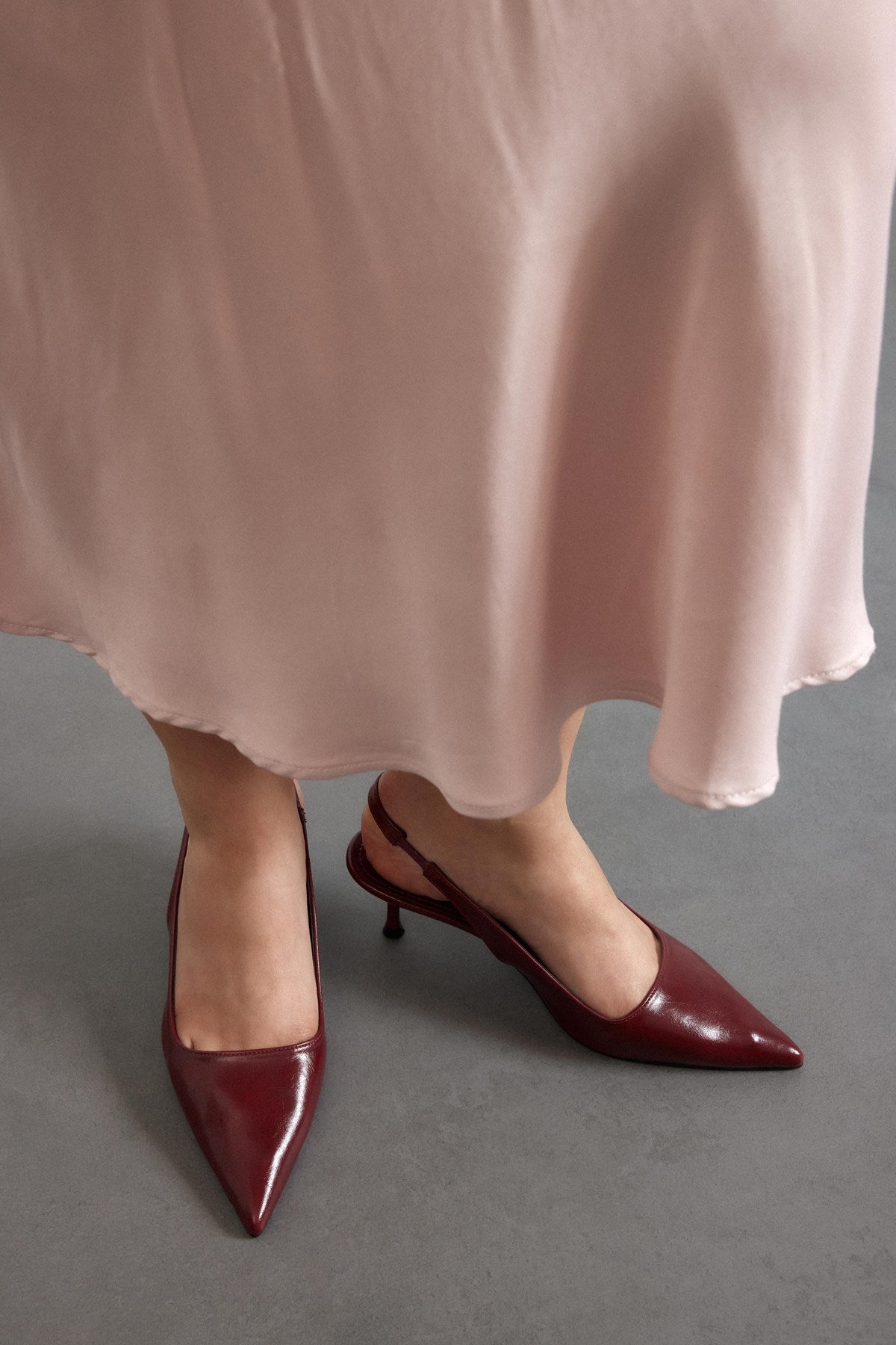 Noda Bordo Cilt Lastik Detaylı Kadın Topuklu Ayakkabı