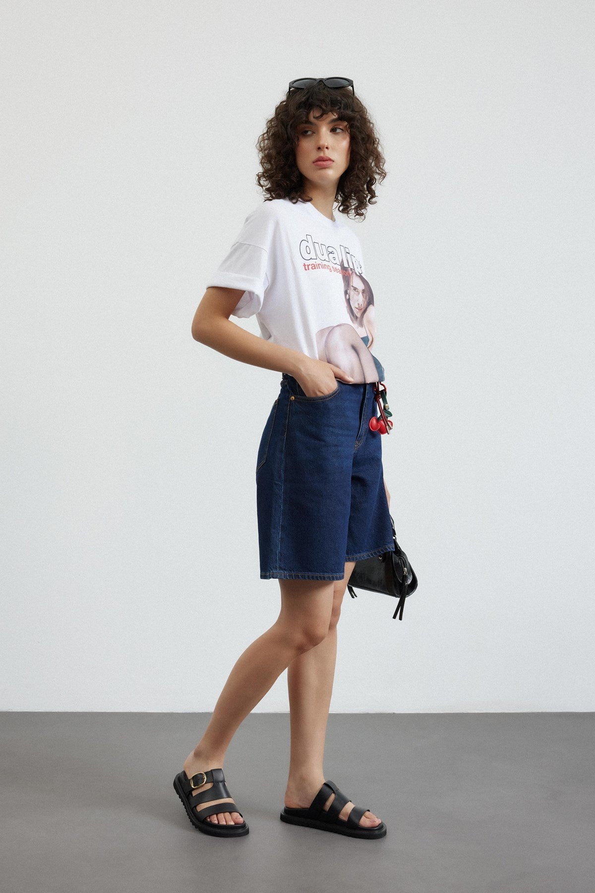 Via Siyah Cilt Üç Kalın Bantlı Tek Toka Detaylı Kadın Terlik